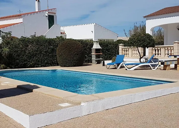 Luz: Refugio De Calma Y Belleza En Menorca * Cala'N Blanes (Menorca)