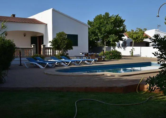 Luz: Refugio De Calma Y Belleza En Menorca Cala'N Blanes (Menorca)