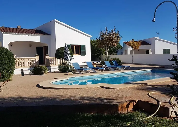 Luz: Refugio De Calma Y Belleza En Menorca Cala'N Blanes (Menorca)